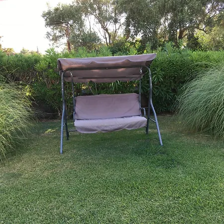 Eleftheria And * Αχαράβη